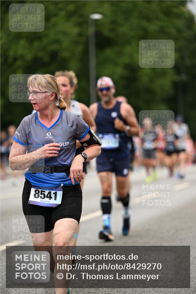 29.06.2025 - hella hamburg halbmarathon Dr. Thomas Lammeyer http://msf.ph/oto/8429270 29.06.2025 10:51:33 Kennedybrücke 1371, 1375, 1555, 1593, 1608, 1837, 1961, 2162, 2327, 2500, 2537, 2556, 2981, 3277, 3339, 3406, 3407, 3823, 4325, 4342, 5697, 5700, 5895, 6485, 6740, 6995, 7430, 7431, 7827, 7960, 8131, 8541, 8967, 9092, 9557, 9743, 10511, 10514, 10515, 10591, 11160, 11378 meine-sportfotos.de