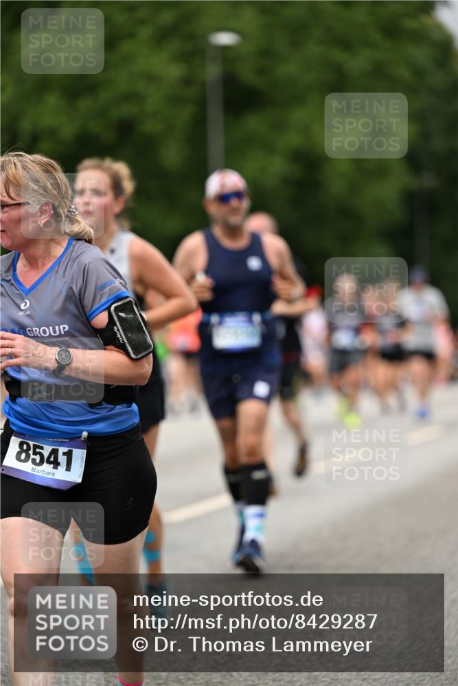 29.06.2025 - hella hamburg halbmarathon Dr. Thomas Lammeyer http://msf.ph/oto/8429287 29.06.2025 10:51:33 Kennedybrücke 1371, 1375, 1555, 1593, 1608, 1837, 1961, 2162, 2327, 2500, 2537, 2556, 2981, 3277, 3339, 3406, 3407, 3823, 4325, 4342, 5697, 5700, 5895, 6485, 6740, 6995, 7430, 7431, 7827, 7960, 8131, 8541, 8967, 9092, 9557, 9743, 10511, 10514, 10515, 10591, 11160, 11378 meine-sportfotos.de