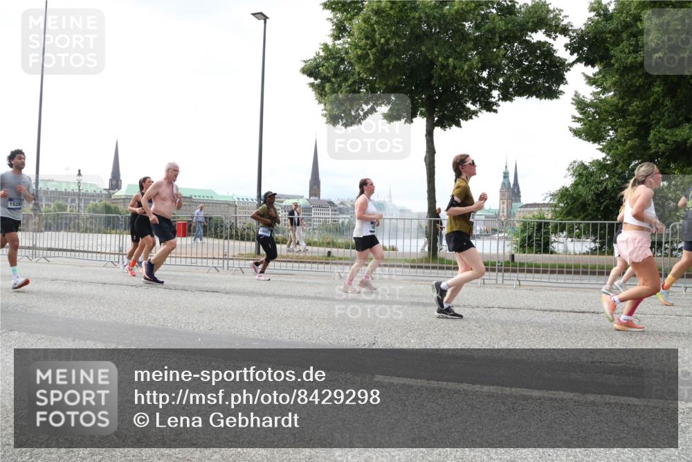 29.06.2025 - hella hamburg halbmarathon Lena Gebhardt http://msf.ph/oto/8429298 29.06.2025 10:43:53 Lombardsbrücke 15285, 1, 1023, 1026, 1095, 1306, 1310, 1400, 1459, 1802, 1804, 2073, 2186, 2692, 2733, 3065, 3288, 3390, 3596, 3597, 4627, 4636, 4866, 4898, 5001, 5127, 5192, 5201, 5214, 5293, 5370, 5890, 5902, 5905, 6012, 6036, 6096, 6226, 6334, 6895, 6931, 6971, 6973, 7197, 7205, 7206, 7326, 7489, 7504, 7610, 7926, 8000, 8058, 8233, 8408, 8504, 8591, 8763, 8870, 8957, 9073, 9704, 9831, 9879, 10083, 10097, 10200, 10202 meine-sportfotos.de