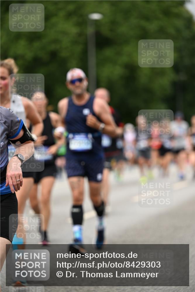 29.06.2025 - hella hamburg halbmarathon Dr. Thomas Lammeyer http://msf.ph/oto/8429303 29.06.2025 10:51:34 Kennedybrücke 1371, 1555, 1593, 1608, 1837, 1961, 2162, 2327, 2500, 2537, 2556, 2981, 3277, 3339, 3406, 3407, 3823, 4325, 4342, 5697, 5700, 5895, 6485, 6740, 6995, 7430, 7431, 7827, 7960, 8131, 8541, 8967, 9092, 9557, 9743, 10511, 10514, 10515, 10591, 11160, 11378 meine-sportfotos.de