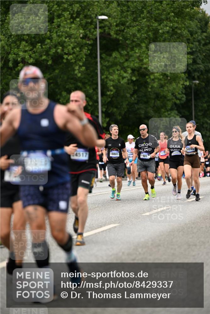 29.06.2025 - hella hamburg halbmarathon Dr. Thomas Lammeyer http://msf.ph/oto/8429337 29.06.2025 10:51:34 Kennedybrücke 1371, 1555, 1593, 1608, 1837, 1961, 2162, 2327, 2500, 2537, 2556, 2981, 3277, 3339, 3406, 3407, 3823, 4325, 4342, 5697, 5700, 5895, 6485, 6740, 6995, 7430, 7431, 7827, 7960, 8131, 8541, 8967, 9092, 9557, 9743, 10511, 10514, 10515, 10591, 11160, 11378 meine-sportfotos.de