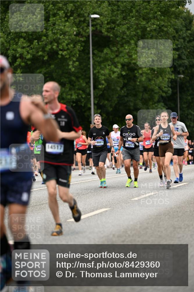 29.06.2025 - hella hamburg halbmarathon Dr. Thomas Lammeyer http://msf.ph/oto/8429360 29.06.2025 10:51:35 Kennedybrücke 1371, 1555, 1593, 1608, 1961, 2162, 2327, 2500, 2537, 2556, 2981, 3277, 3339, 3406, 3407, 3823, 4325, 4342, 5697, 5700, 5895, 6485, 6740, 6995, 7827, 7960, 8131, 8541, 8967, 9092, 9557, 9743, 10511, 10514, 10515, 10591, 11160, 11378 meine-sportfotos.de