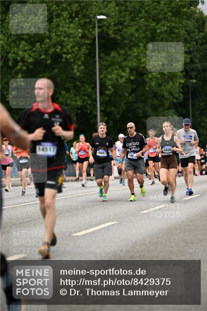 29.06.2025 - hella hamburg halbmarathon Dr. Thomas Lammeyer http://msf.ph/oto/8429375 29.06.2025 10:51:35 Kennedybrücke 1371, 1555, 1593, 1608, 1961, 2162, 2327, 2500, 2537, 2556, 2981, 3277, 3339, 3406, 3407, 3823, 4325, 4342, 5697, 5700, 5895, 6485, 6740, 6995, 7827, 7960, 8131, 8541, 8967, 9092, 9557, 9743, 10511, 10514, 10515, 10591, 11160, 11378 meine-sportfotos.de