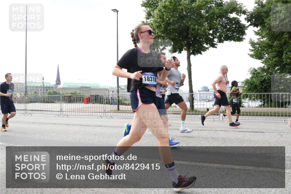 29.06.2025 - hella hamburg halbmarathon Lena Gebhardt http://msf.ph/oto/8429415 29.06.2025 10:43:54 Lombardsbrücke 15294, 18318, 35201, 152, 100, 1023, 1026, 1095, 1306, 1310, 1400, 1459, 1802, 1804, 2073, 2186, 2692, 2733, 3065, 3288, 3390, 3596, 3597, 4627, 4636, 4866, 4898, 5001, 5127, 5192, 5201, 5214, 5293, 5370, 5730, 5890, 5902, 5905, 6012, 6036, 6096, 6226, 6334, 6895, 6931, 6971, 6973, 7197, 7205, 7206, 7326, 7489, 7504, 7610, 7818, 7926, 8000, 8058, 8233, 8504, 8591, 8763, 8870, 8957, 9073, 9704, 9831, 9879, 10083, 10097, 10200, 10202 meine-sportfotos.de