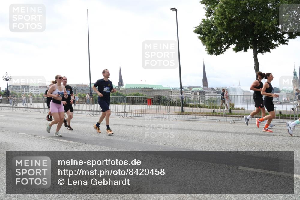 29.06.2025 - hella hamburg halbmarathon Lena Gebhardt http://msf.ph/oto/8429458 29.06.2025 10:43:55 Lombardsbrücke 15294, 1023, 1026, 1095, 1306, 1310, 1400, 1459, 1802, 1804, 2073, 2186, 2692, 2733, 3065, 3288, 3390, 3596, 3597, 4627, 4636, 4866, 4898, 5001, 5127, 5192, 5201, 5214, 5293, 5370, 5730, 5731, 5890, 5902, 5905, 6012, 6036, 6096, 6226, 6334, 6895, 6931, 6971, 6973, 7197, 7205, 7206, 7326, 7489, 7504, 7610, 7818, 7926, 8000, 8058, 8233, 8504, 8591, 8763, 8870, 8957, 9073, 9704, 9831, 9879, 10083, 10097, 10200, 10202 meine-sportfotos.de