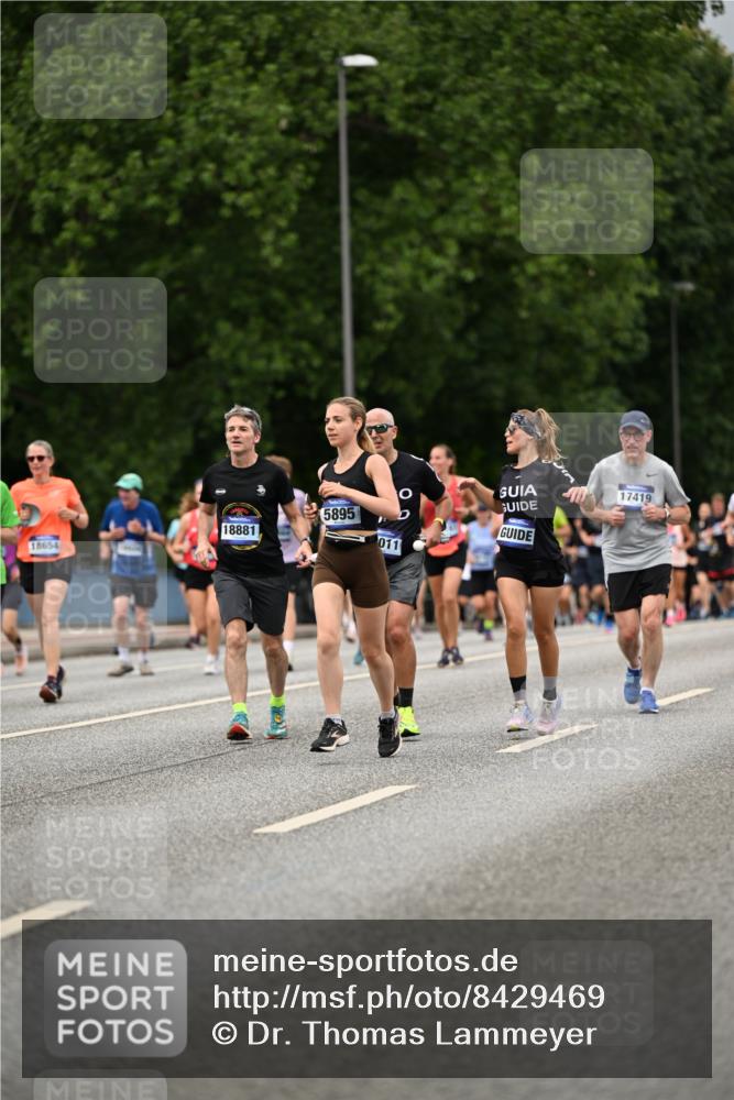 29.06.2025 - hella hamburg halbmarathon Dr. Thomas Lammeyer http://msf.ph/oto/8429469 29.06.2025 10:51:37 Kennedybrücke 1555, 1593, 1608, 2162, 2327, 2500, 2537, 2556, 2981, 3277, 3339, 3406, 3407, 3823, 4325, 4342, 5697, 5700, 5895, 6740, 6995, 7827, 7960, 8131, 8541, 8967, 9092, 9557, 9743, 10511, 10514, 10515, 10591, 11160, 11378 meine-sportfotos.de