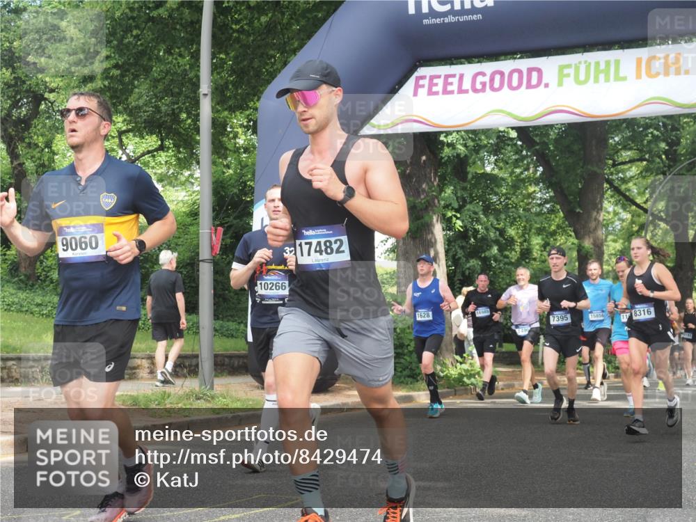 29.06.2025 - hella hamburg halbmarathon KatJ http://msf.ph/oto/8429474 29.06.2025 10:41:22 Zwischen KM18-KM19 2630, 4587, 6938, 7395, 8316, 8698 meine-sportfotos.de