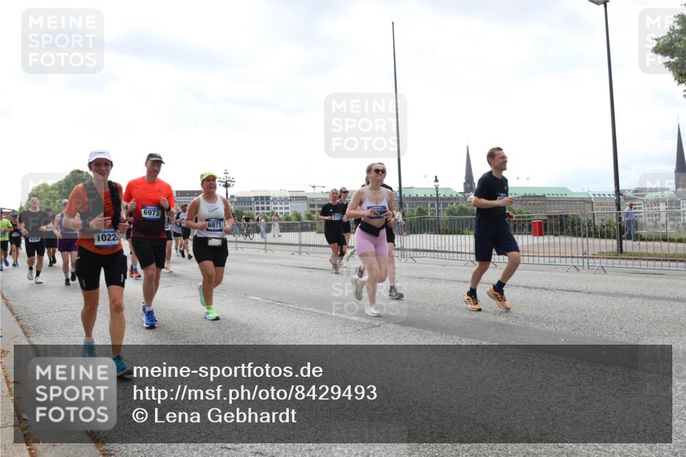 29.06.2025 - hella hamburg halbmarathon Lena Gebhardt http://msf.ph/oto/8429493 29.06.2025 10:43:55 Lombardsbrücke 6334, 10220, 6973, 2733, 6971, 98, 1023, 1026, 1095, 1306, 1310, 1400, 1459, 1802, 1804, 2073, 2186, 2692, 2733, 3065, 3288, 3390, 3596, 3597, 4627, 4636, 4866, 4898, 5001, 5127, 5192, 5201, 5214, 5293, 5370, 5730, 5731, 5890, 5902, 5905, 6012, 6036, 6096, 6226, 6334, 6895, 6931, 6971, 6973, 7197, 7205, 7206, 7326, 7489, 7504, 7610, 7818, 7926, 8000, 8058, 8233, 8504, 8591, 8763, 8870, 8957, 9073, 9704, 9831, 9879, 10083, 10097, 10200, 10202 meine-sportfotos.de
