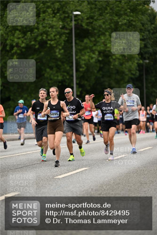 29.06.2025 - hella hamburg halbmarathon Dr. Thomas Lammeyer http://msf.ph/oto/8429495 29.06.2025 10:51:37 Kennedybrücke 1555, 1593, 1608, 2162, 2327, 2500, 2537, 2556, 2981, 3277, 3339, 3406, 3407, 3823, 4325, 4342, 5697, 5700, 5895, 6740, 6995, 7827, 7960, 8131, 8541, 8967, 9092, 9557, 9743, 10511, 10514, 10515, 10591, 11160, 11378 meine-sportfotos.de