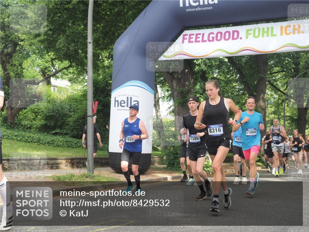 29.06.2025 - hella hamburg halbmarathon KatJ http://msf.ph/oto/8429532 29.06.2025 10:41:23 Zwischen KM18-KM19 1496, 1628, 2630, 6938, 7395, 8316, 8698 meine-sportfotos.de