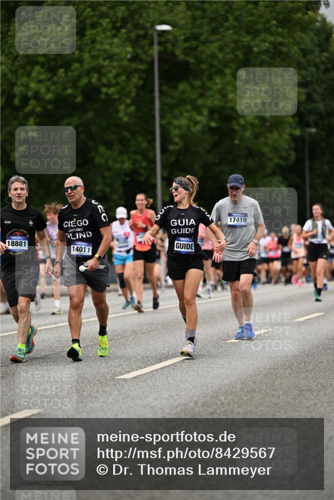29.06.2025 - hella hamburg halbmarathon Dr. Thomas Lammeyer http://msf.ph/oto/8429567 29.06.2025 10:51:38 Kennedybrücke 1555, 1593, 2162, 2327, 2500, 2537, 2556, 2981, 3277, 3339, 3406, 3407, 3823, 4325, 4342, 5697, 5700, 5895, 6740, 6995, 7827, 7960, 8131, 8541, 9092, 9557, 9743, 10511, 10514, 10515, 10591, 11378 meine-sportfotos.de