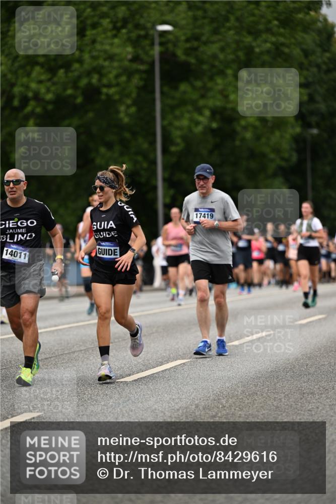 29.06.2025 - hella hamburg halbmarathon Dr. Thomas Lammeyer http://msf.ph/oto/8429616 29.06.2025 10:51:40 Kennedybrücke 1555, 1593, 2162, 2211, 2500, 2537, 2556, 2981, 3277, 3339, 3406, 3407, 3823, 4325, 4342, 5700, 5895, 6740, 6995, 7827, 7960, 8131, 8541, 9092, 9557, 9743, 9758, 10511, 10591, 11378 meine-sportfotos.de