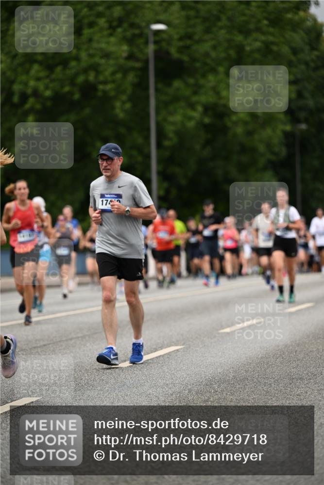 29.06.2025 - hella hamburg halbmarathon Dr. Thomas Lammeyer http://msf.ph/oto/8429718 29.06.2025 10:51:41 Kennedybrücke 1555, 1593, 2162, 2211, 2500, 2537, 2556, 2981, 3277, 3339, 3406, 3407, 3823, 4325, 4342, 5700, 5895, 6995, 7827, 7960, 8131, 8541, 9092, 9557, 9743, 9758, 10511, 10591, 11378 meine-sportfotos.de