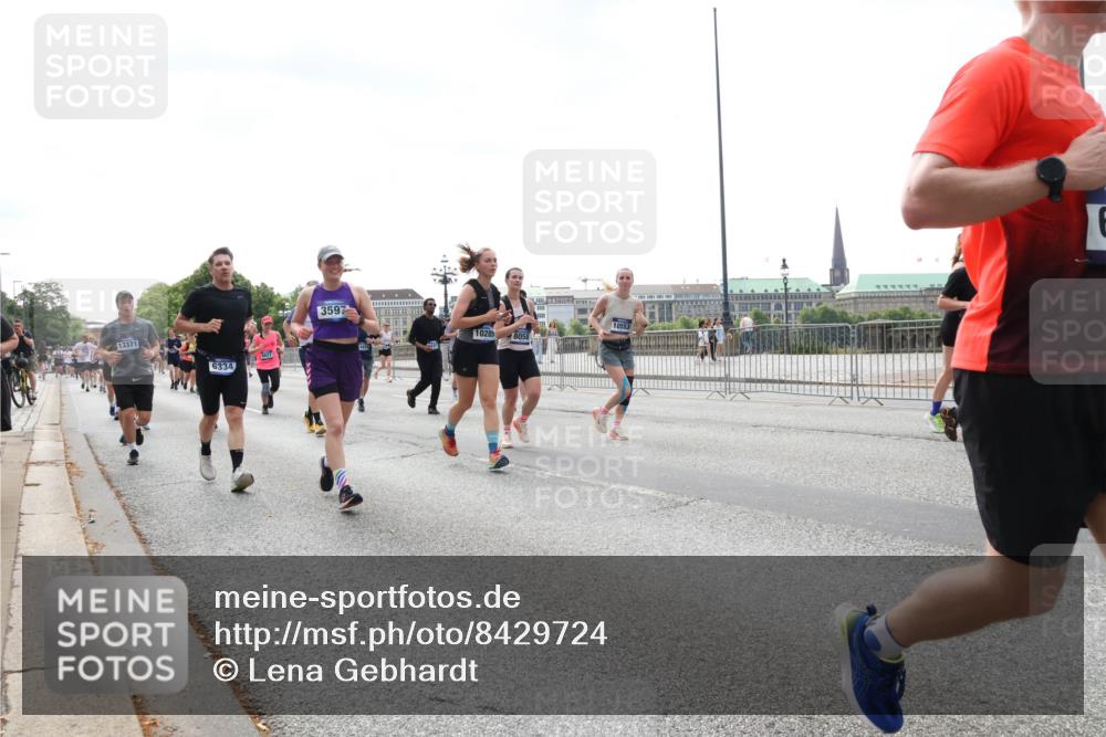 29.06.2025 - hella hamburg halbmarathon Lena Gebhardt http://msf.ph/oto/8429724 29.06.2025 10:43:57 Lombardsbrücke 13371, 6334, 3597, 10285, 8058, 1023, 1026, 1095, 1306, 1310, 1400, 1459, 1802, 1804, 2073, 2186, 2692, 2733, 3065, 3288, 3390, 3596, 3597, 4627, 4636, 4866, 4898, 5001, 5127, 5192, 5201, 5214, 5293, 5370, 5730, 5731, 5890, 5902, 5905, 6036, 6096, 6226, 6334, 6895, 6931, 6971, 6973, 7197, 7205, 7206, 7326, 7489, 7504, 7610, 7818, 8000, 8058, 8233, 8504, 8591, 8763, 8870, 8957, 9073, 9704, 9831, 9879, 10083, 10097, 10200, 10202, 11955 meine-sportfotos.de