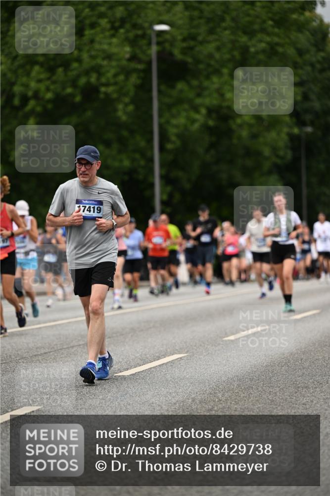 29.06.2025 - hella hamburg halbmarathon Dr. Thomas Lammeyer http://msf.ph/oto/8429738 29.06.2025 10:51:41 Kennedybrücke 1555, 1593, 2162, 2211, 2500, 2537, 2556, 2981, 3277, 3339, 3406, 3407, 3823, 4325, 4342, 5700, 5895, 6995, 7827, 7960, 8131, 8541, 9092, 9557, 9743, 9758, 10511, 10591, 11378 meine-sportfotos.de