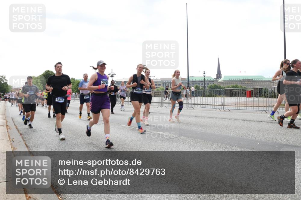 29.06.2025 - hella hamburg halbmarathon Lena Gebhardt http://msf.ph/oto/8429763 29.06.2025 10:43:58 Lombardsbrücke 13371, 6334, 12792, 3597, 10285, 8058, 1023, 1026, 1095, 1306, 1310, 1400, 1459, 1802, 1804, 2073, 2186, 2692, 2733, 3065, 3288, 3390, 3596, 3597, 4627, 4636, 4866, 4898, 5001, 5127, 5192, 5201, 5214, 5293, 5370, 5730, 5731, 5890, 5902, 5905, 6036, 6096, 6226, 6334, 6895, 6931, 6971, 6973, 7197, 7205, 7206, 7326, 7489, 7504, 7610, 7818, 8000, 8058, 8233, 8504, 8591, 8763, 8870, 8957, 9073, 9704, 9831, 9879, 10083, 10097, 10200, 10202, 11955 meine-sportfotos.de