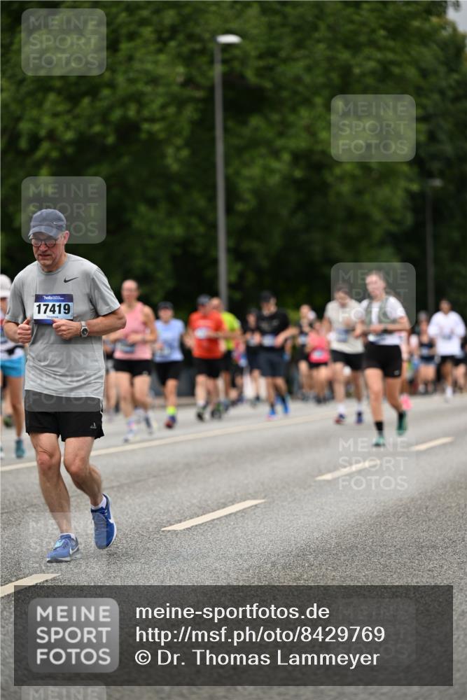 29.06.2025 - hella hamburg halbmarathon Dr. Thomas Lammeyer http://msf.ph/oto/8429769 29.06.2025 10:51:42 Kennedybrücke 1555, 1593, 2162, 2211, 2500, 2537, 2556, 2981, 3277, 3339, 3823, 4325, 4342, 5700, 5895, 6995, 7827, 7960, 8131, 8541, 9092, 9557, 9743, 9758, 10511, 11276, 11378 meine-sportfotos.de