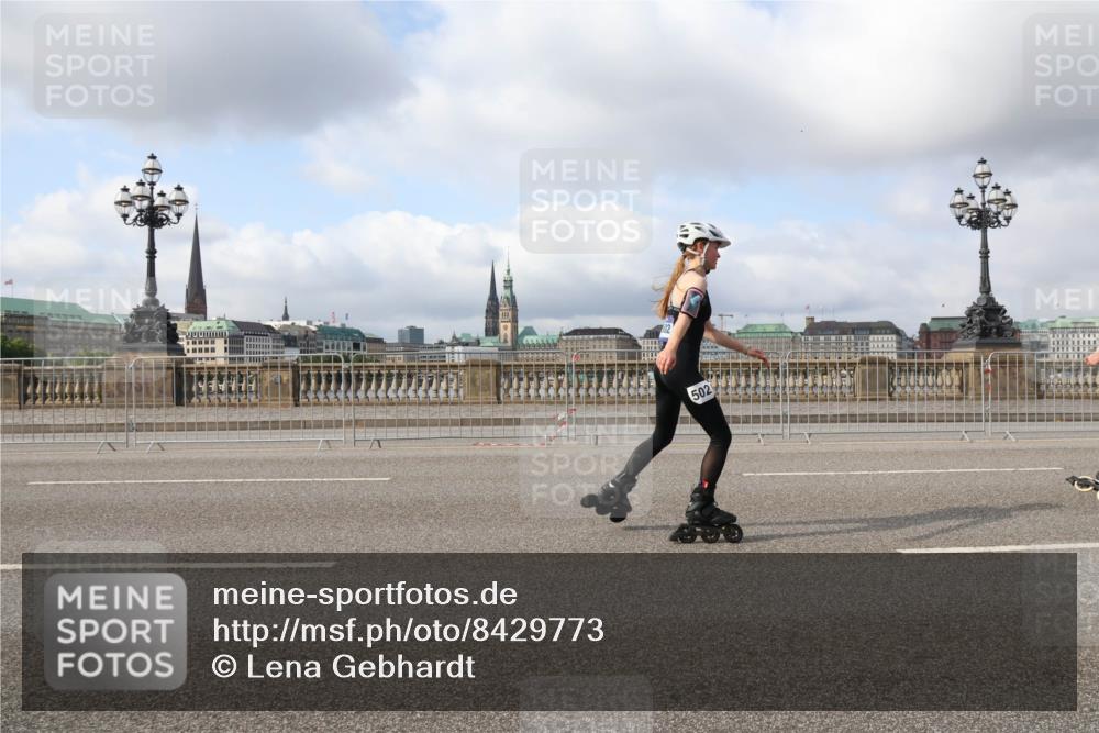 29.06.2025 - hella hamburg halbmarathon Lena Gebhardt http://msf.ph/oto/8429773 29.06.2025 08:59:44 Lombardsbrücke 502 meine-sportfotos.de