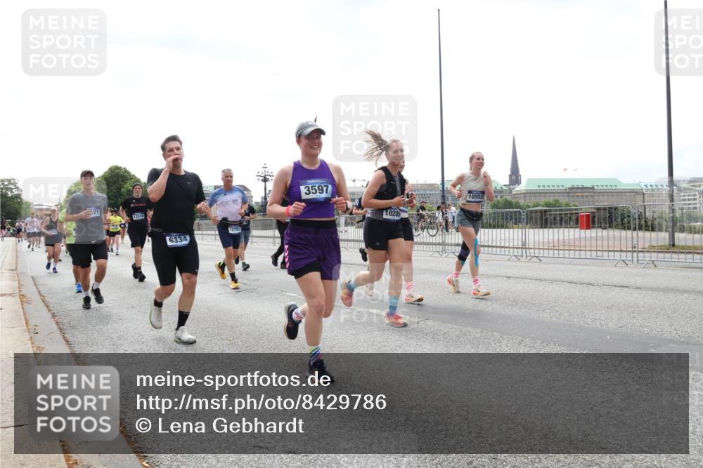 29.06.2025 - hella hamburg halbmarathon Lena Gebhardt http://msf.ph/oto/8429786 29.06.2025 10:43:58 Lombardsbrücke 71, 12518, 6334, 12792, 3597, 10285, 10553, 1023, 1026, 1095, 1306, 1310, 1400, 1459, 1802, 1804, 2073, 2186, 2692, 2733, 3065, 3288, 3390, 3596, 3597, 4627, 4636, 4866, 4898, 5001, 5127, 5192, 5201, 5214, 5293, 5370, 5730, 5731, 5890, 5902, 5905, 6036, 6096, 6226, 6334, 6895, 6931, 6971, 6973, 7197, 7205, 7206, 7326, 7489, 7504, 7610, 7818, 8000, 8058, 8233, 8504, 8591, 8763, 8870, 8957, 9073, 9704, 9831, 9879, 10083, 10097, 10200, 10202, 11955 meine-sportfotos.de