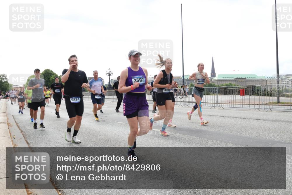 29.06.2025 - hella hamburg halbmarathon Lena Gebhardt http://msf.ph/oto/8429806 29.06.2025 10:43:58 Lombardsbrücke 7481, 71, 12518, 12792, 6334, 3597, 0285, 10553, 1023, 1026, 1095, 1306, 1310, 1400, 1459, 1802, 1804, 2073, 2186, 2692, 2733, 3065, 3288, 3390, 3596, 3597, 4627, 4636, 4866, 4898, 5001, 5127, 5192, 5201, 5214, 5293, 5370, 5730, 5731, 5890, 5902, 5905, 6036, 6096, 6226, 6334, 6895, 6931, 6971, 6973, 7197, 7205, 7206, 7326, 7489, 7504, 7610, 7818, 8000, 8058, 8233, 8504, 8591, 8763, 8870, 8957, 9073, 9704, 9831, 9879, 10083, 10097, 10200, 10202, 11955 meine-sportfotos.de