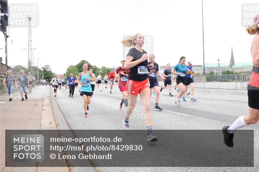 29.06.2025 - hella hamburg halbmarathon Lena Gebhardt http://msf.ph/oto/8429830 29.06.2025 10:54:05 Lombardsbrücke 2372, 3557, 9503, 18348, 9019, 1017, 1263, 1687, 1744, 1753, 1762, 1779, 1789, 1822, 2079, 2372, 2600, 2761, 2854, 3055, 3079, 3187, 3188, 3249, 3364, 3465, 3467, 3557, 4323, 4685, 4720, 4801, 4838, 5157, 5309, 5430, 5514, 5804, 5817, 5856, 5898, 5964, 6039, 6192, 6273, 6468, 6583, 6913, 6987, 6988, 6996, 7039, 7498, 7614, 7670, 7874, 7890, 7946, 8801, 8803, 8867, 8924, 9138, 9203, 9503, 9531, 9572, 9771, 10207, 11354, 11390, 11785 meine-sportfotos.de