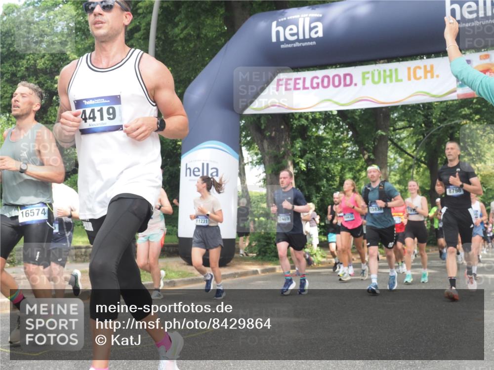 29.06.2025 - hella hamburg halbmarathon KatJ http://msf.ph/oto/8429864 29.06.2025 10:41:32 Zwischen KM18-KM19 2561, 3945, 4419, 6260, 7129, 7973, 8285, 8449 meine-sportfotos.de