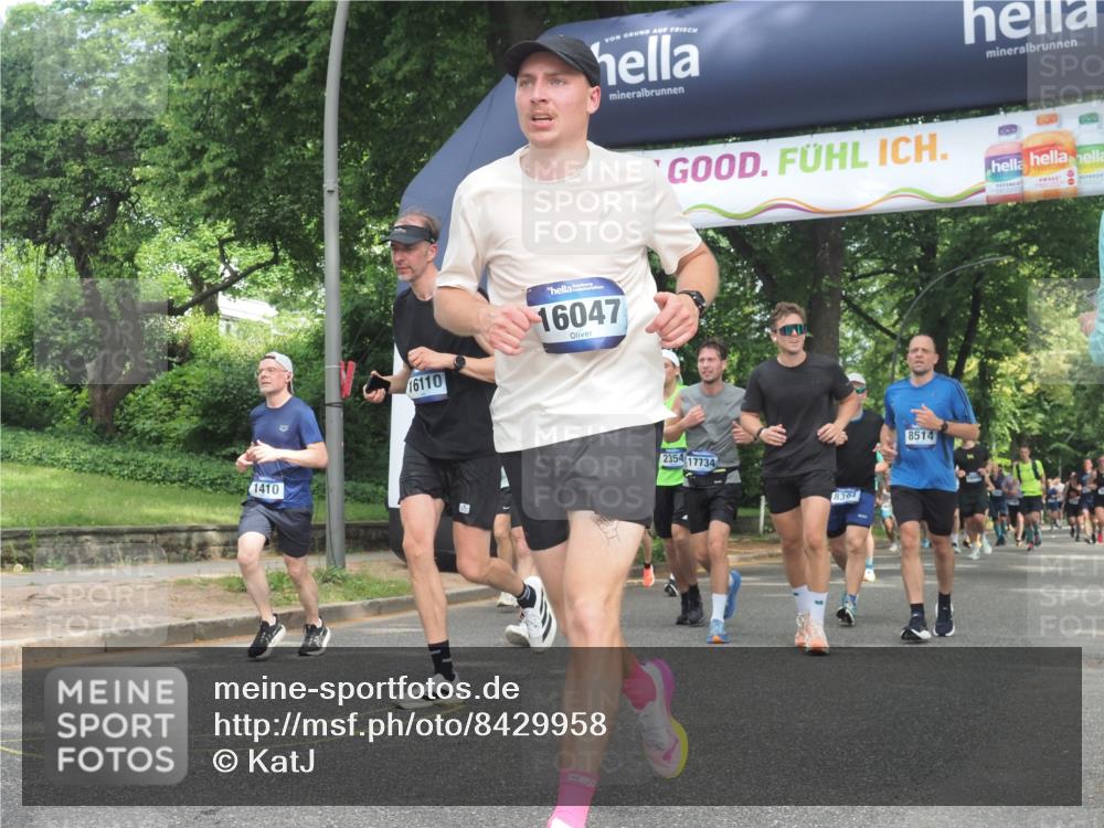 29.06.2025 - hella hamburg halbmarathon KatJ http://msf.ph/oto/8429958 29.06.2025 10:41:36 Zwischen KM18-KM19 1410, 2354, 3791, 3945, 4419, 4903, 6260, 7973, 8285, 8394, 8449, 8514 meine-sportfotos.de