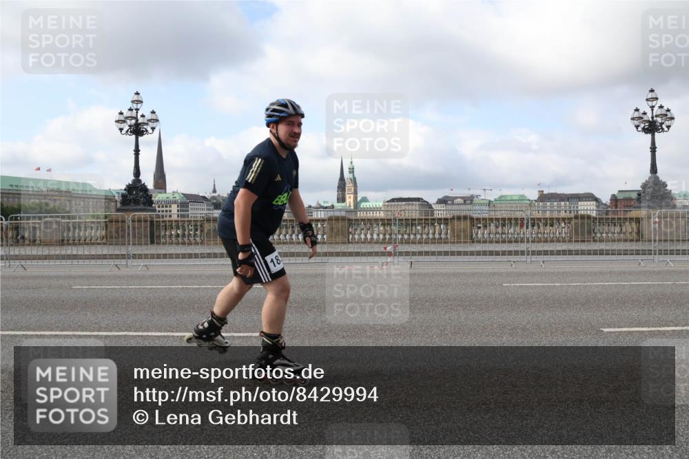 29.06.2025 - hella hamburg halbmarathon Lena Gebhardt http://msf.ph/oto/8429994 29.06.2025 08:59:57 Lombardsbrücke 18 meine-sportfotos.de