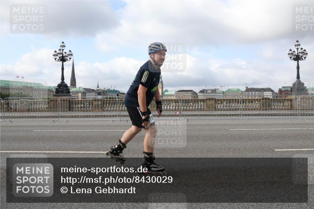 29.06.2025 - hella hamburg halbmarathon Lena Gebhardt http://msf.ph/oto/8430029 29.06.2025 08:59:57 Lombardsbrücke  meine-sportfotos.de