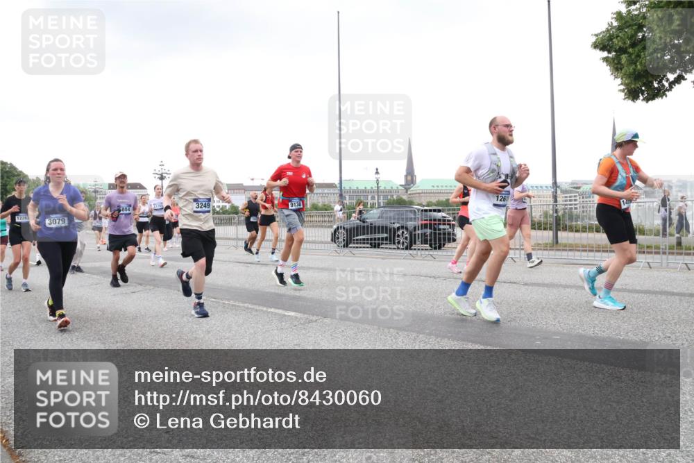 29.06.2025 - hella hamburg halbmarathon Lena Gebhardt http://msf.ph/oto/8430060 29.06.2025 10:54:08 Lombardsbrücke 11769, 5804, 3249, 9138, 12611, 12283, 1435, 3079, 1017, 1263, 1687, 1744, 1753, 1762, 1779, 1789, 1822, 1949, 2079, 2372, 2600, 2761, 2854, 3055, 3079, 3187, 3188, 3249, 3364, 3465, 3467, 3557, 4323, 4685, 4720, 4801, 4838, 5157, 5309, 5430, 5514, 5804, 5817, 5856, 5898, 5964, 6039, 6192, 6273, 6468, 6583, 6987, 6988, 7039, 7498, 7614, 7670, 7874, 7946, 8801, 8803, 8867, 8924, 9130, 9138, 9203, 9503, 9531, 9572, 9771, 10207, 11354, 11390, 11785 meine-sportfotos.de