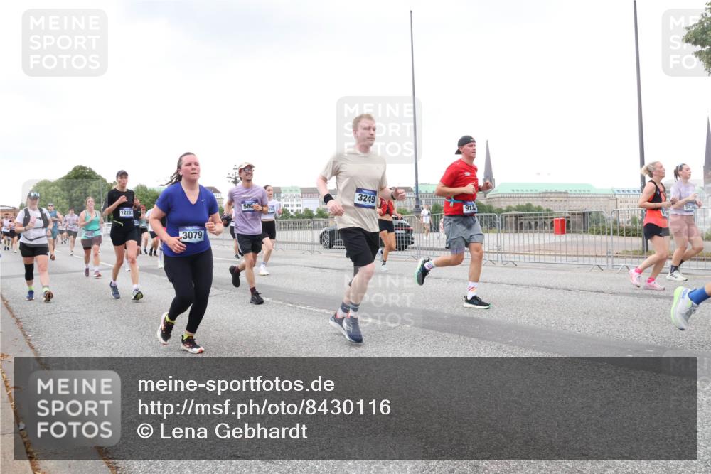 29.06.2025 - hella hamburg halbmarathon Lena Gebhardt http://msf.ph/oto/8430116 29.06.2025 10:54:09 Lombardsbrücke 12283, 3079, 586, 3249, 913, 5430, 1017, 1263, 1687, 1744, 1753, 1762, 1779, 1789, 1822, 1949, 2079, 2372, 2600, 2761, 2854, 3055, 3079, 3187, 3188, 3249, 3364, 3465, 3467, 3557, 3857, 4323, 4685, 4720, 4801, 4838, 5157, 5309, 5430, 5514, 5804, 5817, 5856, 5898, 5933, 5964, 6039, 6192, 6273, 6468, 6583, 6987, 6988, 7039, 7498, 7614, 7670, 7874, 7946, 8801, 8803, 8867, 8924, 9130, 9138, 9203, 9503, 9572, 9771, 10207, 11354, 11390, 11785 meine-sportfotos.de