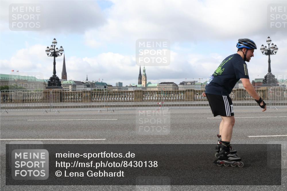 29.06.2025 - hella hamburg halbmarathon Lena Gebhardt http://msf.ph/oto/8430138 29.06.2025 08:59:58 Lombardsbrücke  meine-sportfotos.de