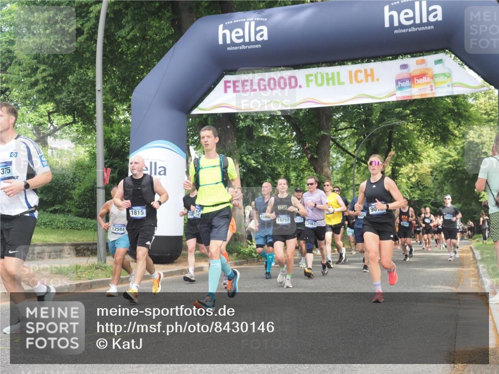 29.06.2025 - hella hamburg halbmarathon KatJ http://msf.ph/oto/8430146 29.06.2025 10:41:43 Zwischen KM18-KM19 1327, 1815, 2119, 2354, 3041, 4903, 5319, 8394, 8514 meine-sportfotos.de