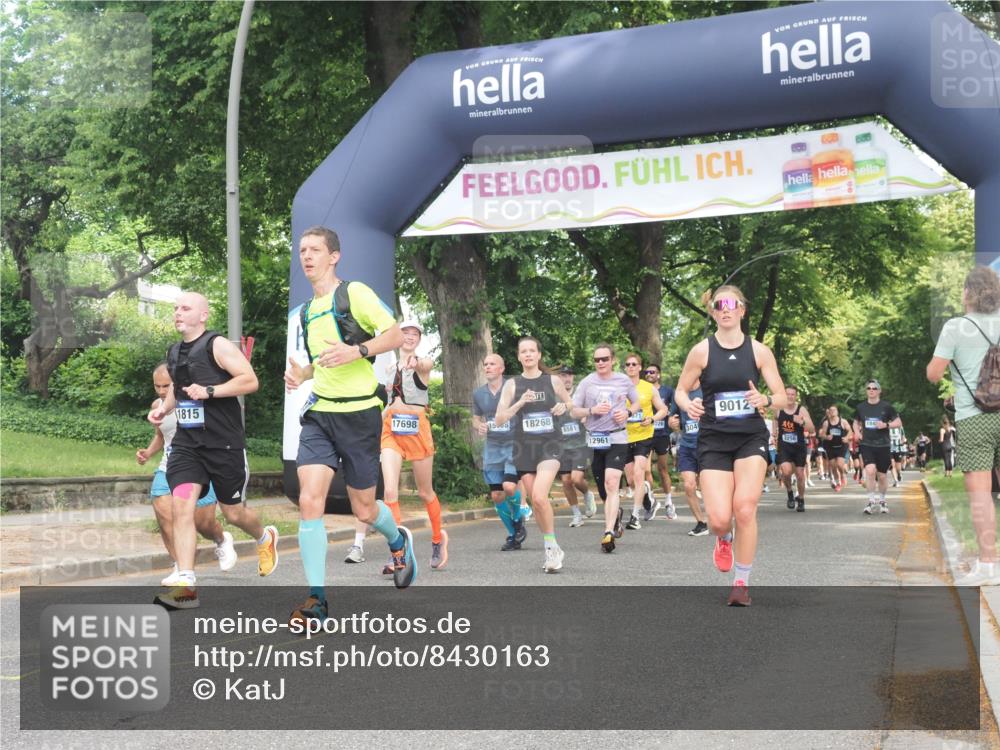 29.06.2025 - hella hamburg halbmarathon KatJ http://msf.ph/oto/8430163 29.06.2025 10:41:43 Zwischen KM18-KM19 1327, 1815, 2119, 2354, 3041, 4903, 5319, 8394, 8514 meine-sportfotos.de