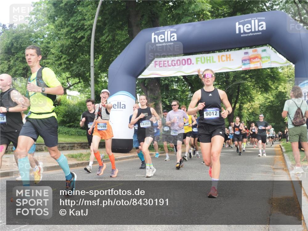 29.06.2025 - hella hamburg halbmarathon KatJ http://msf.ph/oto/8430191 29.06.2025 10:41:44 Zwischen KM18-KM19 1327, 1815, 2119, 3041, 3256, 5319 meine-sportfotos.de
