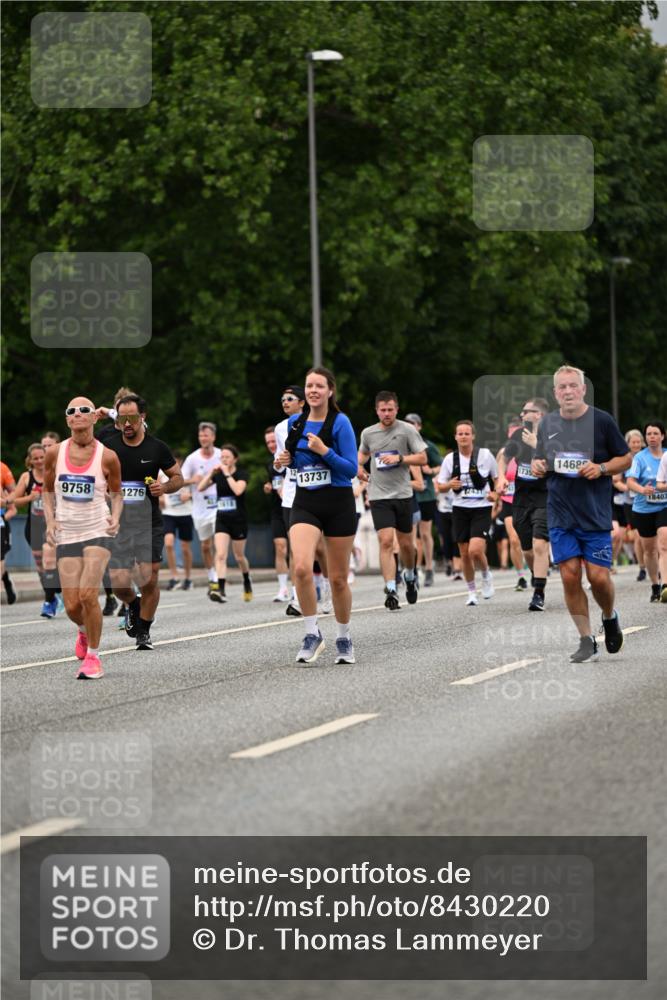 29.06.2025 - hella hamburg halbmarathon Dr. Thomas Lammeyer http://msf.ph/oto/8430220 29.06.2025 10:51:51 Kennedybrücke 1073, 1555, 1593, 1618, 2211, 2320, 2491, 2500, 2981, 3679, 4239, 4342, 5700, 5895, 7240, 8105, 8158, 8270, 9092, 9743, 9758, 10511, 10658, 10903, 11276 meine-sportfotos.de