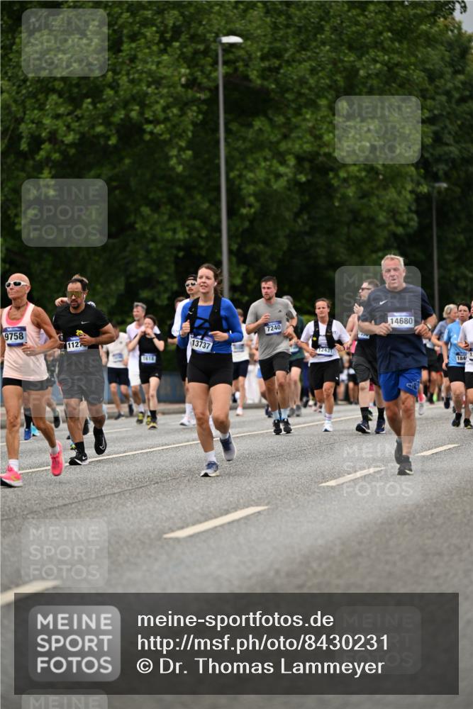 29.06.2025 - hella hamburg halbmarathon Dr. Thomas Lammeyer http://msf.ph/oto/8430231 29.06.2025 10:51:51 Kennedybrücke 1073, 1555, 1593, 1618, 2211, 2320, 2491, 2500, 2981, 3679, 4239, 4342, 5700, 5895, 7240, 8105, 8158, 8270, 9092, 9743, 9758, 10511, 10658, 10903, 11276 meine-sportfotos.de