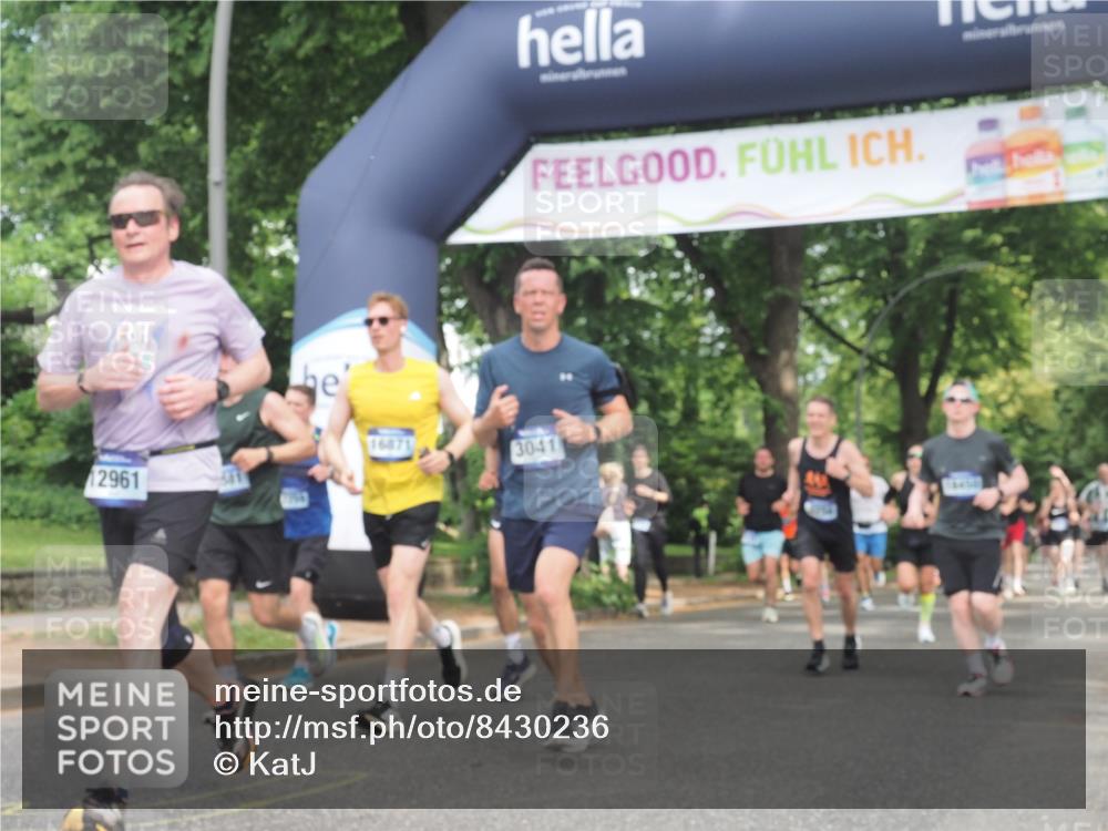 29.06.2025 - hella hamburg halbmarathon KatJ http://msf.ph/oto/8430236 29.06.2025 10:41:45 Zwischen KM18-KM19 1327, 1815, 2119, 3041, 3256, 5319, 6581 meine-sportfotos.de
