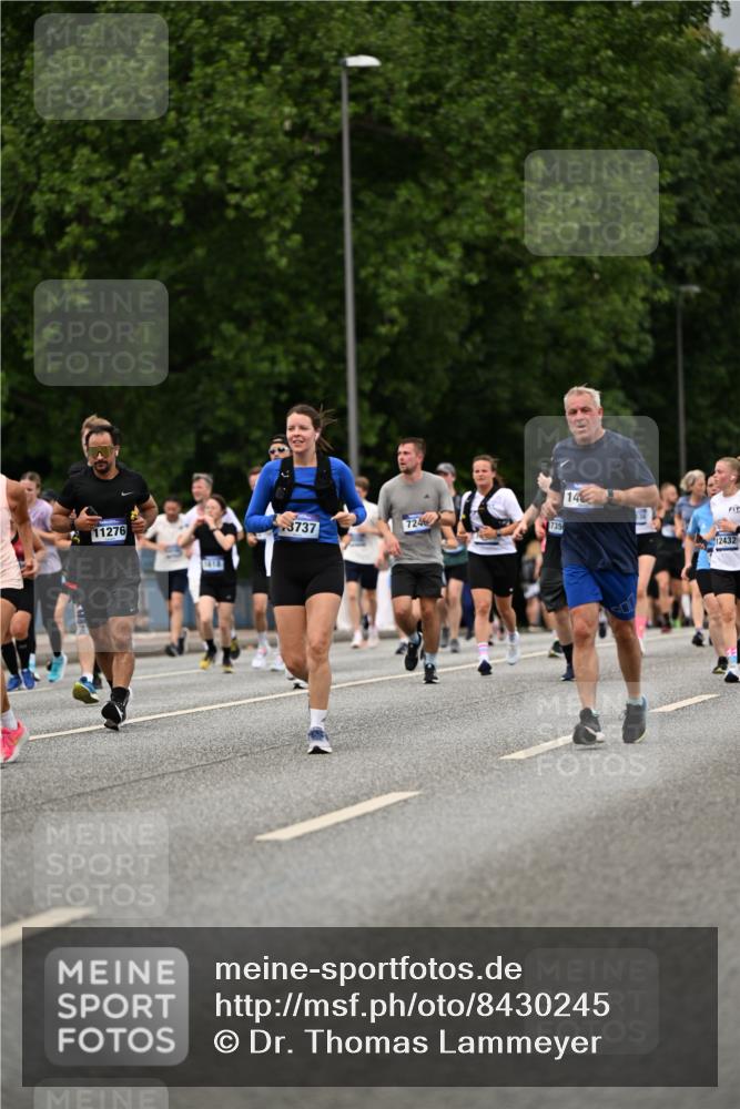 29.06.2025 - hella hamburg halbmarathon Dr. Thomas Lammeyer http://msf.ph/oto/8430245 29.06.2025 10:51:52 Kennedybrücke 1073, 1523, 1555, 1593, 1618, 2211, 2320, 2491, 2500, 2981, 3679, 4239, 4342, 5700, 5796, 5895, 7240, 8105, 8158, 8270, 9092, 9743, 9758, 10658, 10903, 11276 meine-sportfotos.de