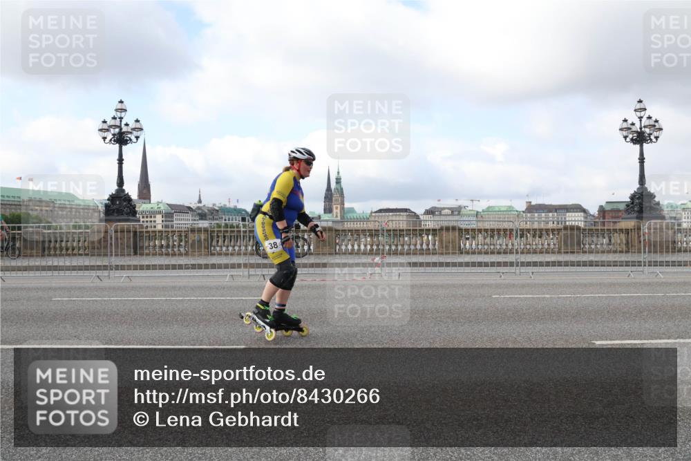 29.06.2025 - hella hamburg halbmarathon Lena Gebhardt http://msf.ph/oto/8430266 29.06.2025 09:00:20 Lombardsbrücke 38 meine-sportfotos.de