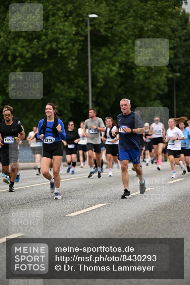 29.06.2025 - hella hamburg halbmarathon Dr. Thomas Lammeyer http://msf.ph/oto/8430293 29.06.2025 10:51:53 Kennedybrücke 1073, 1430, 1523, 1593, 1618, 2211, 2320, 2491, 2500, 2981, 3679, 4239, 4342, 5700, 5796, 5895, 7240, 8105, 8158, 8270, 9092, 9743, 9758, 10658, 10903, 11276 meine-sportfotos.de