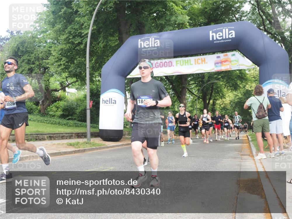 29.06.2025 - hella hamburg halbmarathon KatJ http://msf.ph/oto/8430340 29.06.2025 10:41:47 Zwischen KM18-KM19 1815, 2119, 3041, 3058, 3256, 6581 meine-sportfotos.de