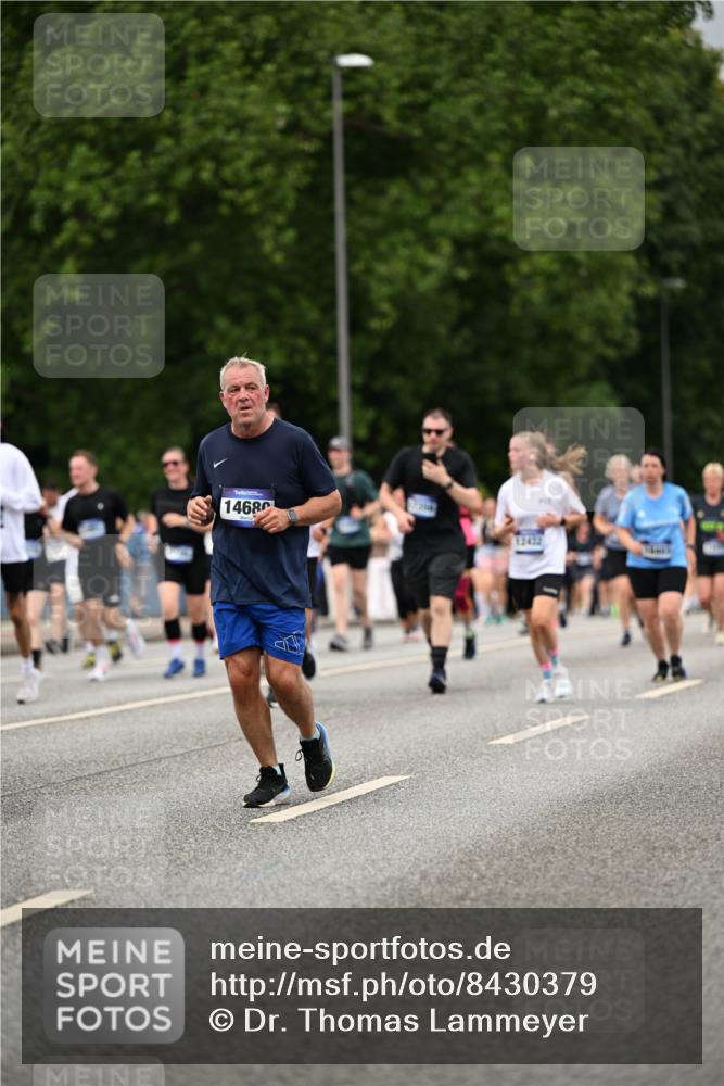 29.06.2025 - hella hamburg halbmarathon Dr. Thomas Lammeyer http://msf.ph/oto/8430379 29.06.2025 10:51:54 Kennedybrücke 1073, 1430, 1523, 1593, 1618, 2211, 2320, 2491, 2500, 2981, 3679, 4239, 4342, 5700, 5796, 5895, 7240, 8105, 8158, 8270, 9743, 9758, 10658, 10903, 11276 meine-sportfotos.de