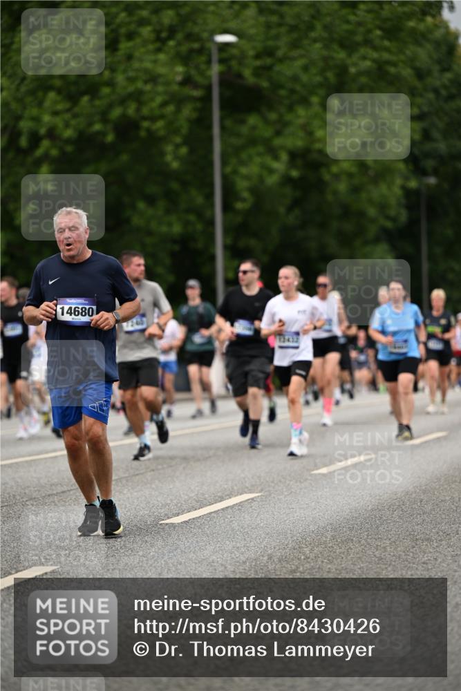 29.06.2025 - hella hamburg halbmarathon Dr. Thomas Lammeyer http://msf.ph/oto/8430426 29.06.2025 10:51:55 Kennedybrücke 1073, 1430, 1523, 1593, 1618, 2211, 2320, 2491, 2500, 2981, 3679, 4239, 4342, 5700, 5796, 7240, 8105, 8158, 8270, 9743, 9758, 10658, 10903, 11276 meine-sportfotos.de