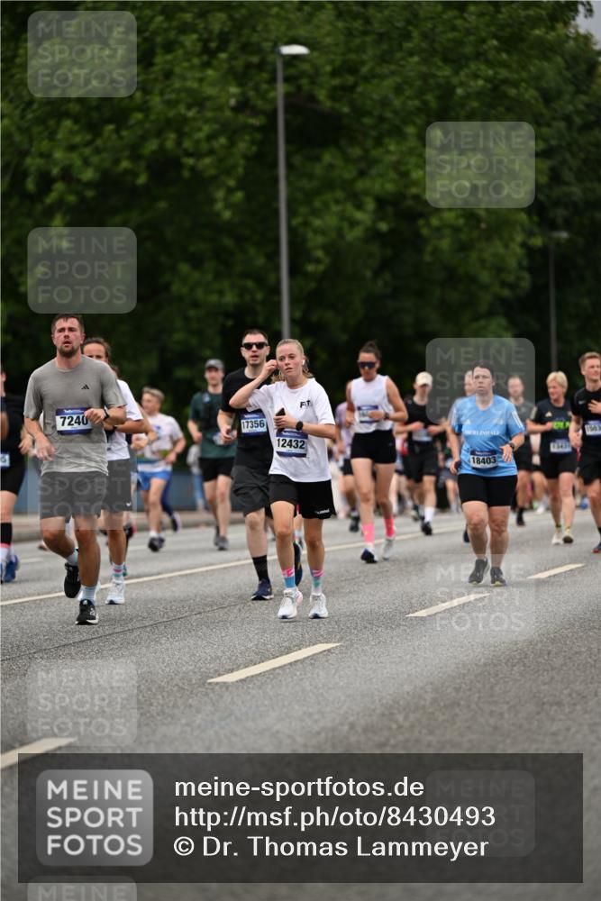 29.06.2025 - hella hamburg halbmarathon Dr. Thomas Lammeyer http://msf.ph/oto/8430493 29.06.2025 10:51:56 Kennedybrücke 1073, 1430, 1523, 1593, 1618, 2211, 2320, 2491, 2500, 2981, 3679, 4239, 4342, 5700, 5796, 7240, 8105, 8158, 8270, 9743, 9758, 10658, 10903, 11276 meine-sportfotos.de