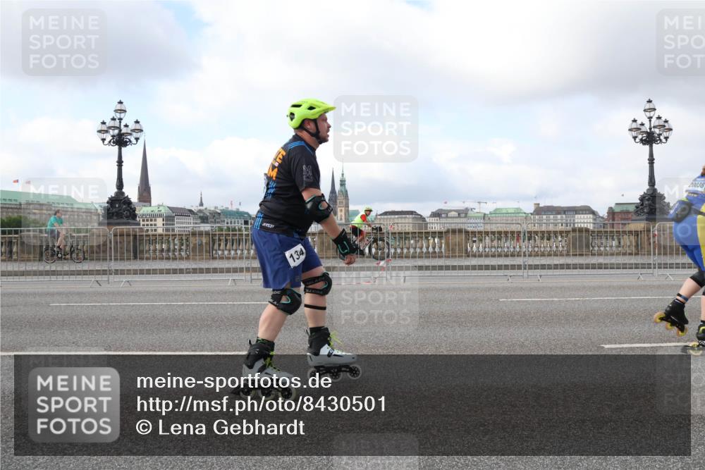 29.06.2025 - hella hamburg halbmarathon Lena Gebhardt http://msf.ph/oto/8430501 29.06.2025 09:00:20 Lombardsbrücke 134, 20038 meine-sportfotos.de