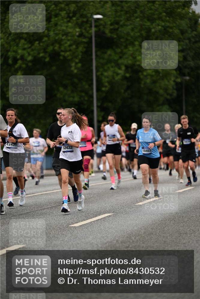 29.06.2025 - hella hamburg halbmarathon Dr. Thomas Lammeyer http://msf.ph/oto/8430532 29.06.2025 10:51:57 Kennedybrücke 1073, 1430, 1523, 1593, 1618, 2163, 2211, 2320, 2491, 2500, 2981, 3679, 4239, 4342, 5700, 5796, 6255, 7240, 8105, 8158, 8270, 9356, 9743, 9758, 10658, 10777, 10903, 11276 meine-sportfotos.de