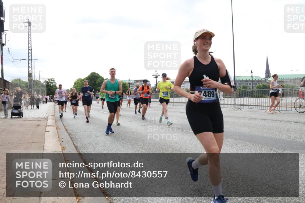 29.06.2025 - hella hamburg halbmarathon Lena Gebhardt http://msf.ph/oto/8430557 29.06.2025 10:44:04 Lombardsbrücke 9879, 18080, 1306, 489, 1023, 1026, 1095, 1306, 1310, 1345, 1400, 1459, 1519, 1802, 1804, 2073, 2186, 2343, 2610, 2692, 2733, 3065, 3288, 3596, 3597, 4496, 4627, 4636, 4866, 4898, 5001, 5127, 5192, 5201, 5214, 5293, 5647, 5730, 5731, 5890, 5902, 5905, 6036, 6334, 6895, 6971, 6973, 7205, 7206, 7326, 7489, 7504, 7610, 7818, 7842, 8000, 8058, 8272, 8504, 8591, 8763, 8870, 8957, 9073, 9510, 9704, 9879, 10097, 10223, 11955, 12322, 12803, 12995, 13906, 14123, 14654 meine-sportfotos.de
