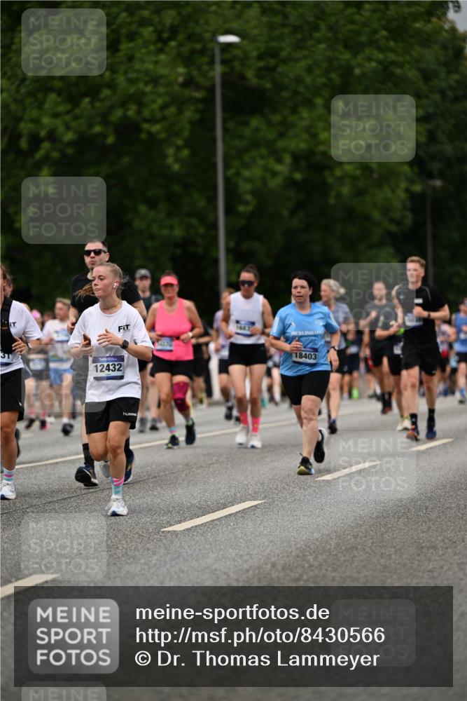 29.06.2025 - hella hamburg halbmarathon Dr. Thomas Lammeyer http://msf.ph/oto/8430566 29.06.2025 10:51:57 Kennedybrücke 1073, 1430, 1523, 1593, 1618, 2163, 2211, 2320, 2491, 2500, 2981, 3679, 4239, 4342, 5700, 5796, 6255, 7240, 8105, 8158, 8270, 9356, 9743, 9758, 10658, 10777, 10903, 11276 meine-sportfotos.de