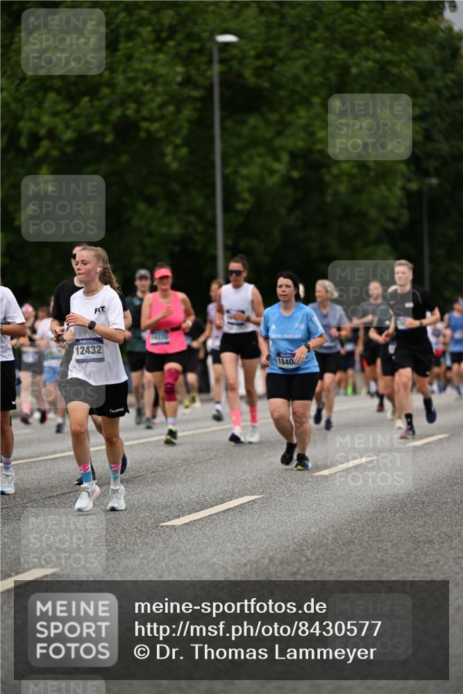 29.06.2025 - hella hamburg halbmarathon Dr. Thomas Lammeyer http://msf.ph/oto/8430577 29.06.2025 10:51:57 Kennedybrücke 1073, 1430, 1523, 1593, 1618, 2163, 2211, 2320, 2491, 2500, 2981, 3679, 4239, 4342, 5700, 5796, 6255, 7240, 8105, 8158, 8270, 9356, 9743, 9758, 10658, 10777, 10903, 11276 meine-sportfotos.de